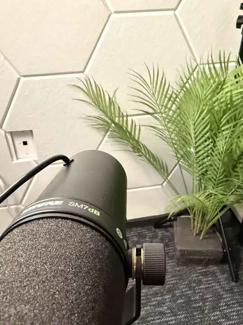 Shure SM7dB broadcast microphone in the San Antonio podcast studio